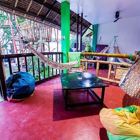 Jeepney Hostel And Kite Resort Balabag  Екстериор снимка