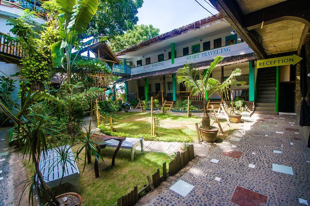 Jeepney Hostel And Kite Resort Balabag  Екстериор снимка