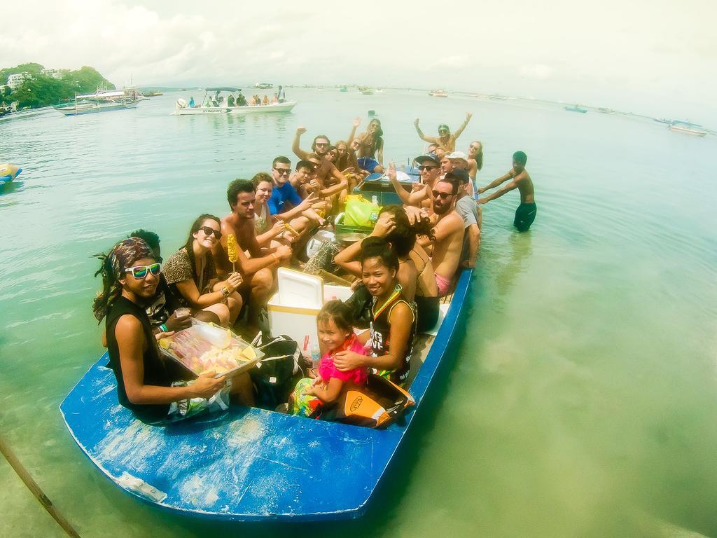 Jeepney Hostel And Kite Resort Balabag  Екстериор снимка