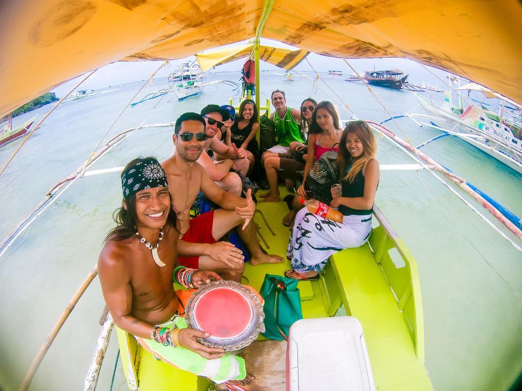Jeepney Hostel And Kite Resort Balabag  Екстериор снимка