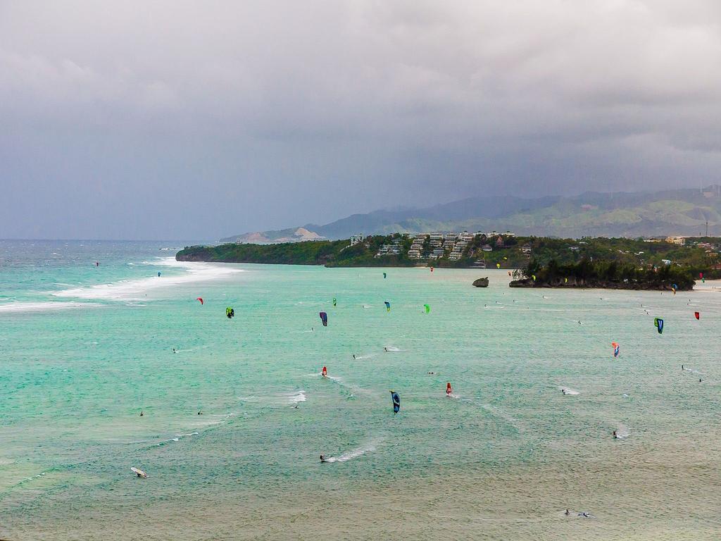 Jeepney Hostel And Kite Resort Balabag  Екстериор снимка