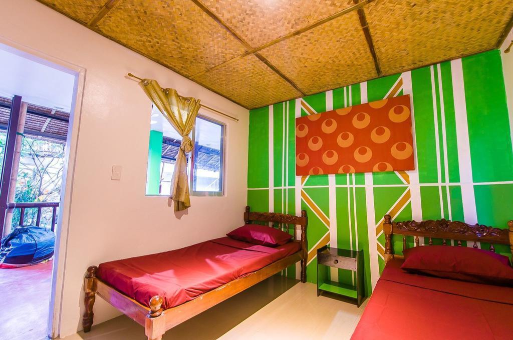 Jeepney Hostel And Kite Resort Balabag  Екстериор снимка