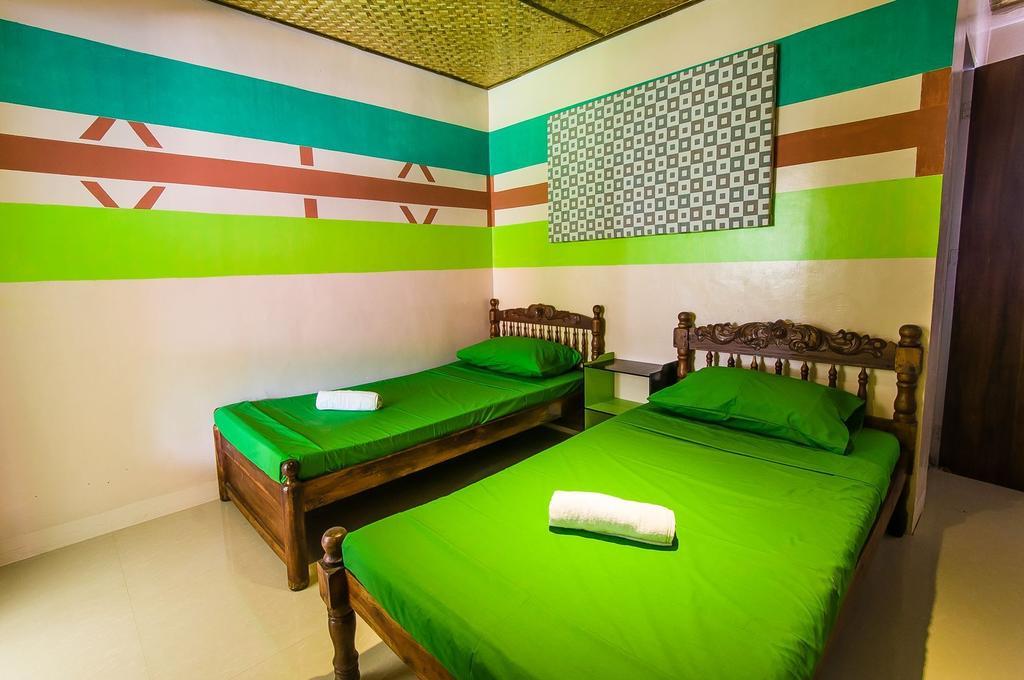 Jeepney Hostel And Kite Resort Balabag  Екстериор снимка
